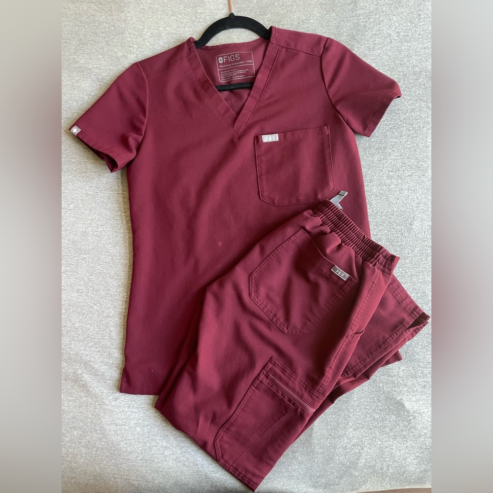 FIGS Catarina Scrub Top / Yola Skinny Scrub Pants